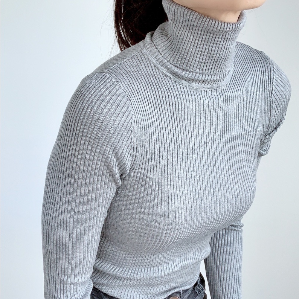 LIGHT GRAY SLIM FIT TURTLENECK TOP - Picture 8 of 9